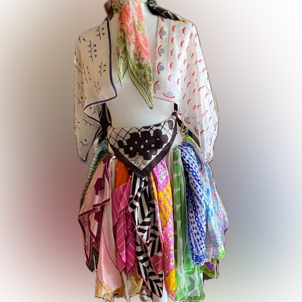 Pls read: Vera Neumann Vintage Assorted Scarves for Sale $15 each
